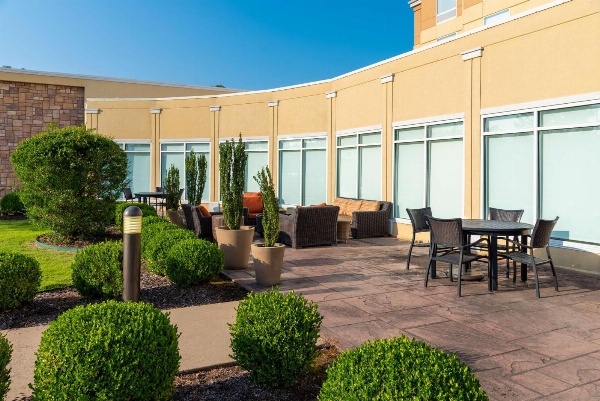 Hilton Garden Inn North Little Rock image 2